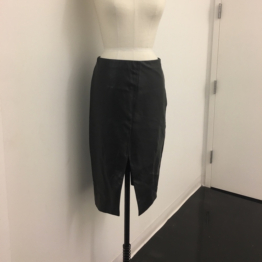 Aritzia faux leather skirt